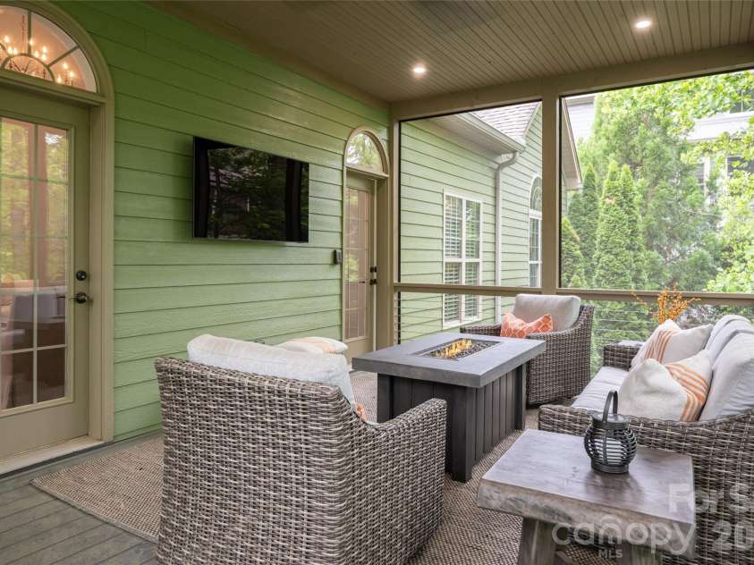 75 Ledgestone Drive, Fairview, NC 28730.  MLS# CAR4371731, YatesRealty ID 26567. 