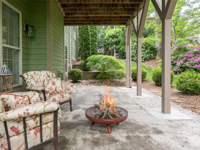 75 Ledgestone Drive, Fairview, NC 28730.  MLS# CAR4371731, YatesRealty ID 26567. 