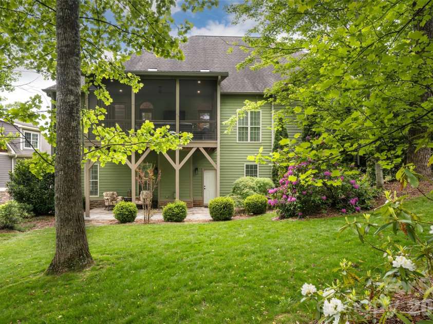 75 Ledgestone Drive, Fairview, NC 28730.  MLS# CAR4371731, YatesRealty ID 26567. 