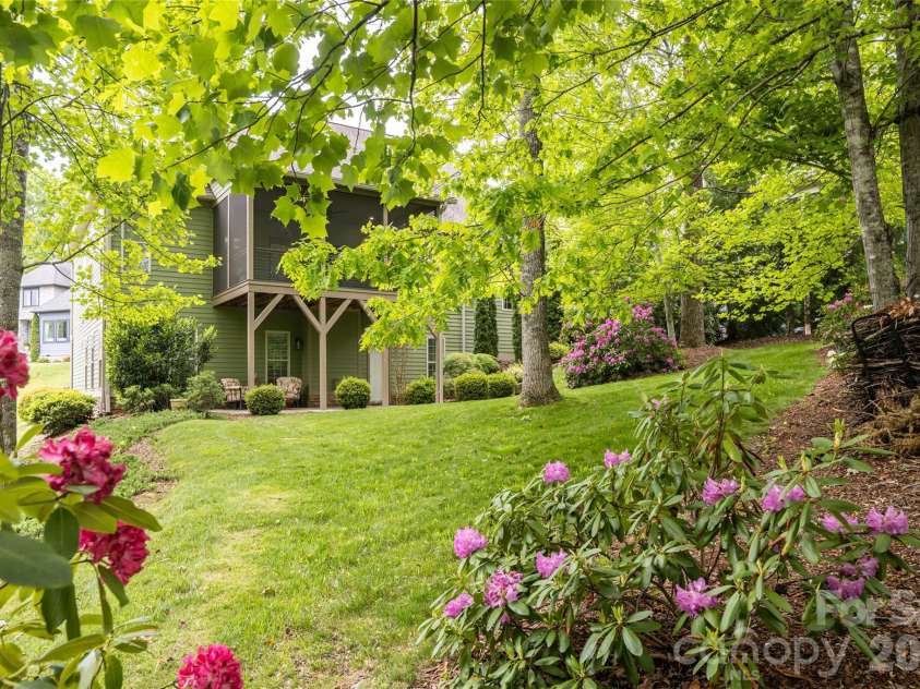 75 Ledgestone Drive, Fairview, NC 28730.  MLS# CAR4371731, YatesRealty ID 26567. 