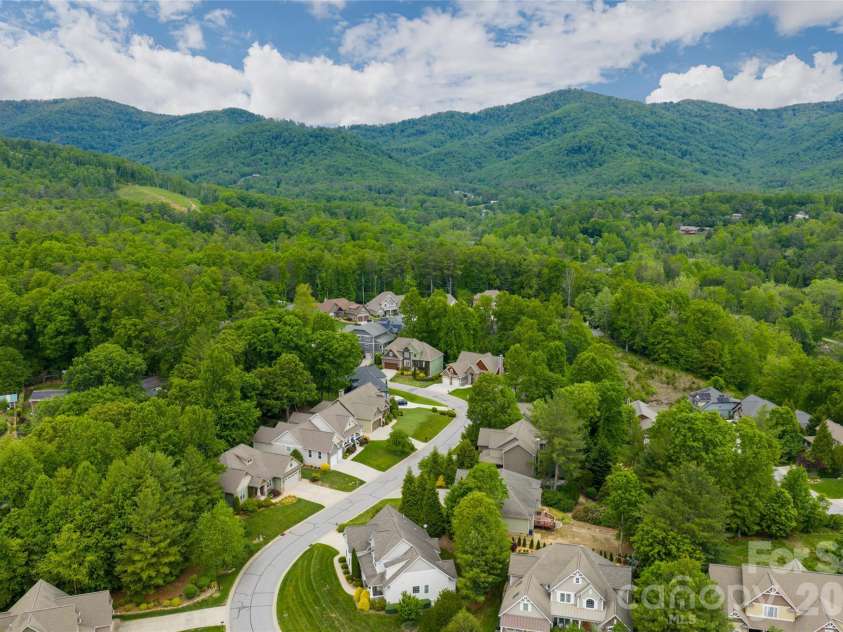 75 Ledgestone Drive, Fairview, NC 28730.  MLS# CAR4371731, YatesRealty ID 26567. 