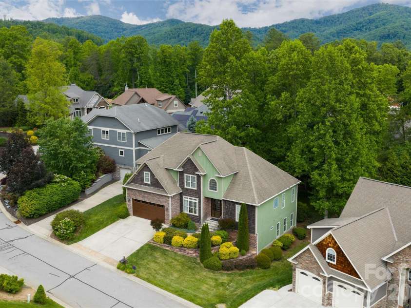75 Ledgestone Drive, Fairview, NC 28730.  MLS# CAR4371731, YatesRealty ID 26567. 