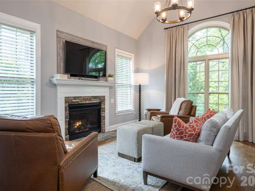 75 Ledgestone Drive, Fairview, NC 28730.  MLS# CAR4371731, YatesRealty ID 26567. Cozy den and sitting room