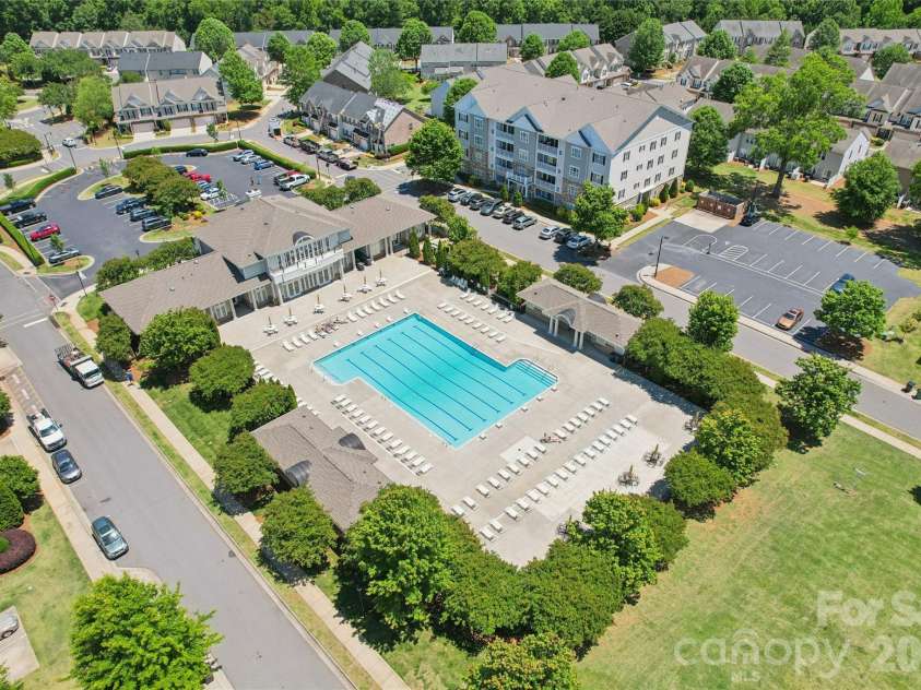 3233 Park South Station Boulevard, Charlotte, NC 28210.  MLS# CAR4381537, YatesRealty ID 26568. 