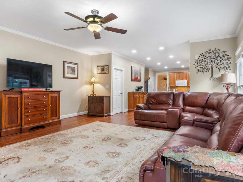 4007 Lake Shore Road, Denver, NC 28037.  MLS# CAR4271111, YatesRealty ID 26569. Between living and kitchen is a breakfast area and access to rear deck