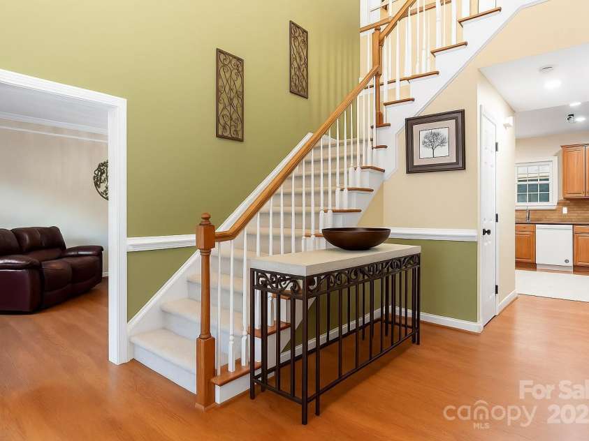 4007 Lake Shore Road, Denver, NC 28037.  MLS# CAR4271111, YatesRealty ID 26569. Entryway