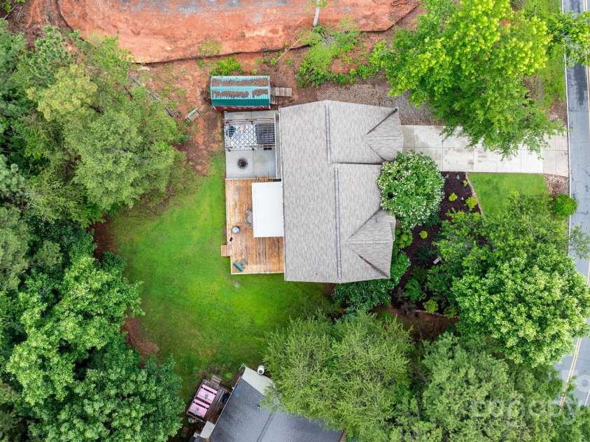 4007 Lake Shore Road, Denver, NC 28037.  MLS# CAR4271111, YatesRealty ID 26569. Roof replaced in Dec. 2017