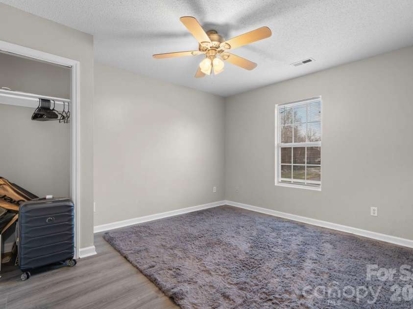 1055 19th Street, Hickory, NC 28601.  MLS# CAR4335825, YatesRealty ID 2657. 