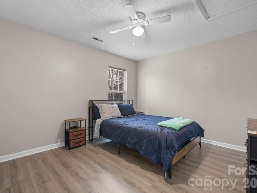1055 19th Street, Hickory, NC 28601.  MLS# CAR4335825, YatesRealty ID 2657. 