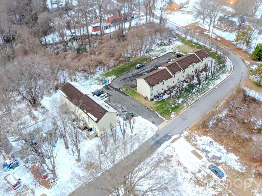 1055 19th Street, Hickory, NC 28601.  MLS# CAR4335825, YatesRealty ID 2657. 