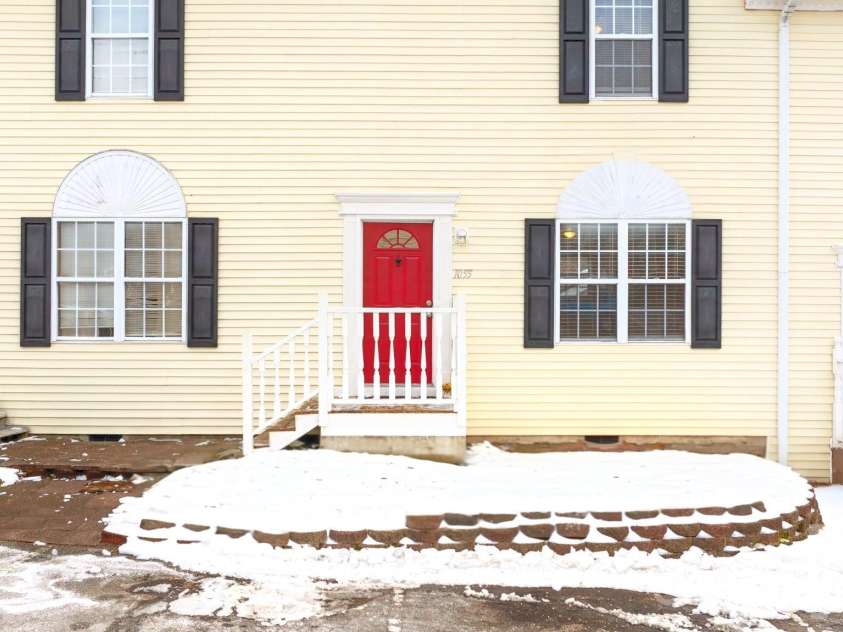 1055 19th Street, Hickory, NC 28601.  MLS# CAR4335825, YatesRealty ID 2657. 