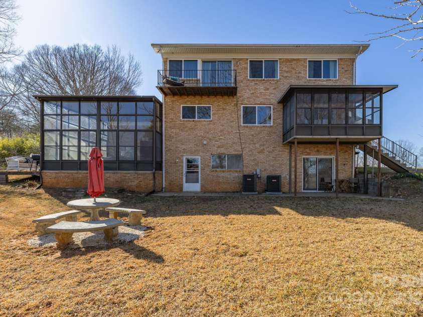 671 Happy Home School Road, Ruffin, NC 27326.  MLS# CAR4234620, YatesRealty ID 2657. 