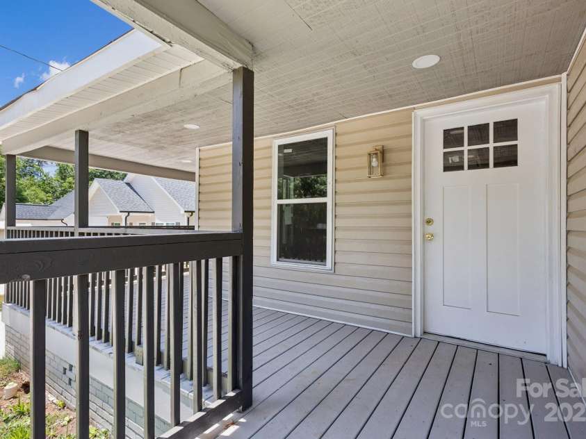 1108 4th Street, Statesville, NC 28677.  MLS# CAR4275688, YatesRealty ID 26570. 