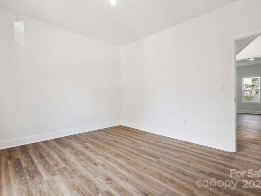 1108 4th Street, Statesville, NC 28677.  MLS# CAR4275688, YatesRealty ID 26570. 