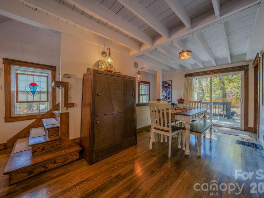 597 Tomahawk Avenue, Black Mountain, NC 28711.  MLS# CAR4383270, YatesRealty ID 26570. 