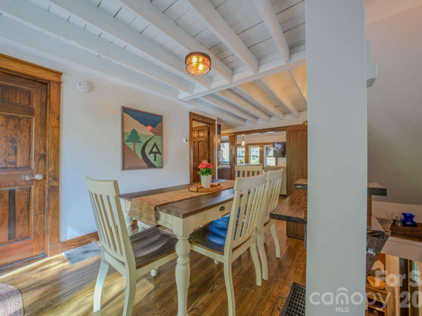 597 Tomahawk Avenue, Black Mountain, NC 28711.  MLS# CAR4383270, YatesRealty ID 26570. 