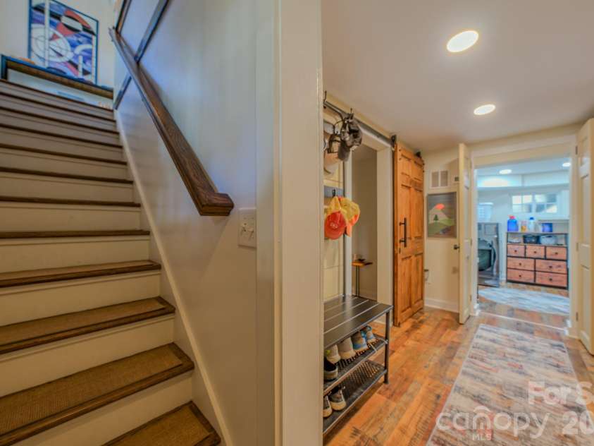 597 Tomahawk Avenue, Black Mountain, NC 28711.  MLS# CAR4383270, YatesRealty ID 26570. 