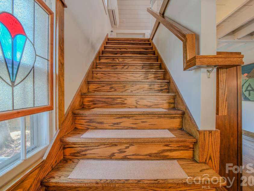 597 Tomahawk Avenue, Black Mountain, NC 28711.  MLS# CAR4383270, YatesRealty ID 26570. 