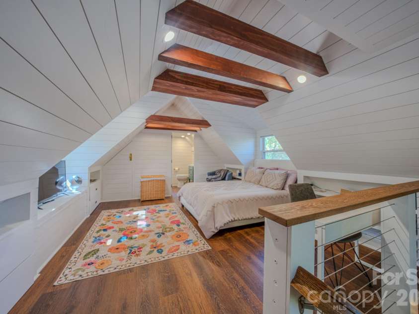 597 Tomahawk Avenue, Black Mountain, NC 28711.  MLS# CAR4383270, YatesRealty ID 26570. 
