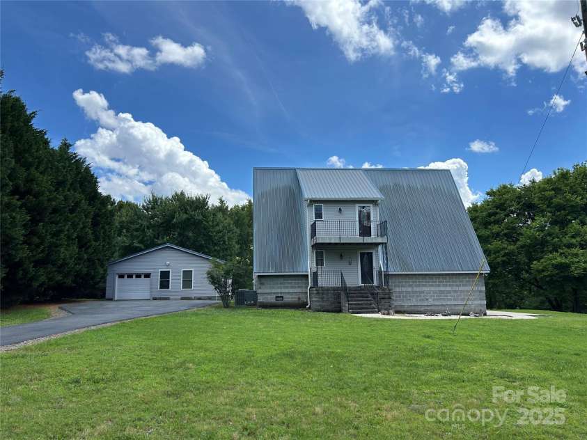 6323 Hudspeth Road, Harrisburg, NC 28075.  MLS# CAR4277314, YatesRealty ID 26571. 