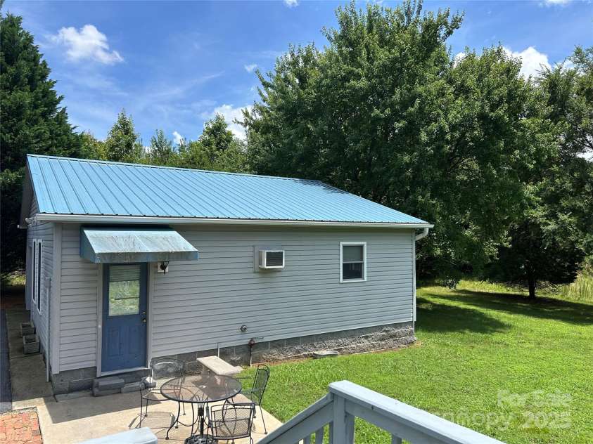 6323 Hudspeth Road, Harrisburg, NC 28075.  MLS# CAR4277314, YatesRealty ID 26571. 