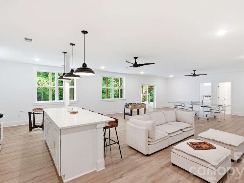 825 Breezewood Drive, Charlotte, NC 28262.  MLS# CAR4384219, YatesRealty ID 26571. 
