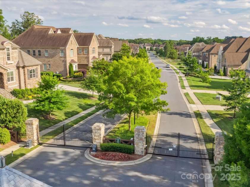 1008 Ladera Drive, Marvin, NC 28173.  MLS# CAR4261339, YatesRealty ID 26572. 