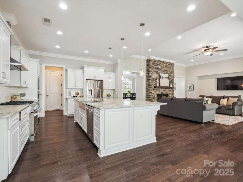 1008 Ladera Drive, Marvin, NC 28173.  MLS# CAR4261339, YatesRealty ID 26572. 