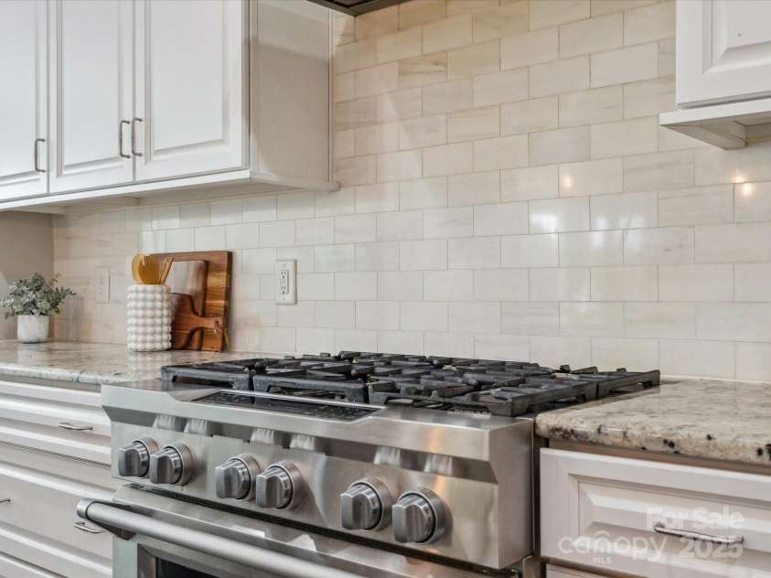 1008 Ladera Drive, Marvin, NC 28173.  MLS# CAR4261339, YatesRealty ID 26572. 