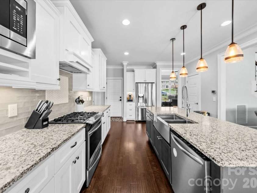 7105 Rae Farms Way, Greensboro, NC 27455.  MLS# CAR4380793, YatesRealty ID 26572. 