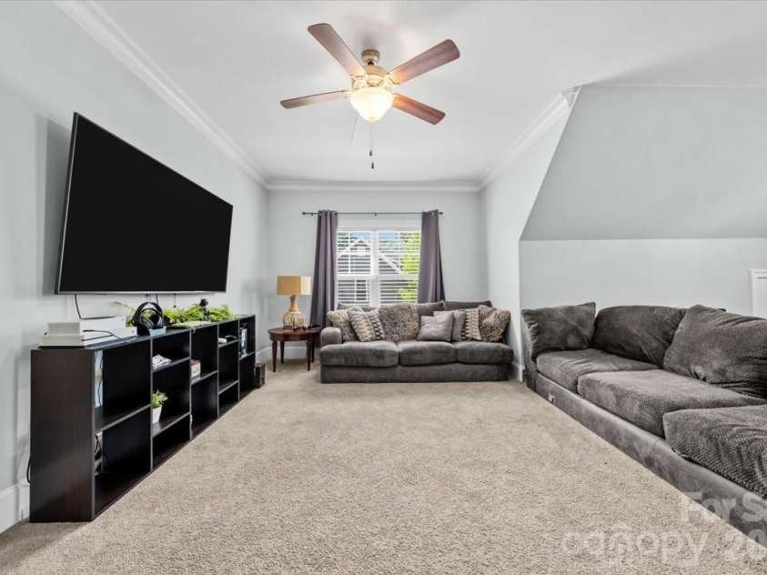 7105 Rae Farms Way, Greensboro, NC 27455.  MLS# CAR4380793, YatesRealty ID 26572. 