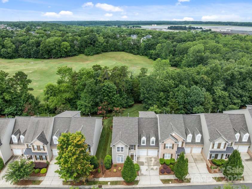 10217 Linksland Drive, Huntersville, NC 28078.  MLS# CAR4281355, YatesRealty ID 26573. Home backs up to Skybrook's golf course.