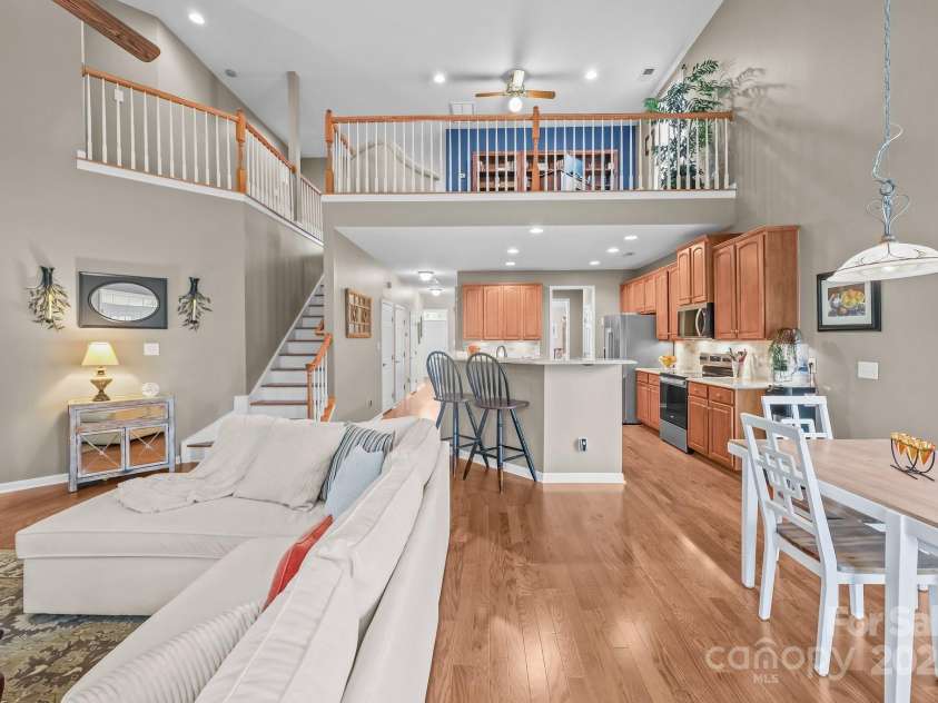 10217 Linksland Drive, Huntersville, NC 28078.  MLS# CAR4281355, YatesRealty ID 26573. Wide open floor plan with open sight lines from the front of the house to the back of the house and from the upper floor to the main floor.