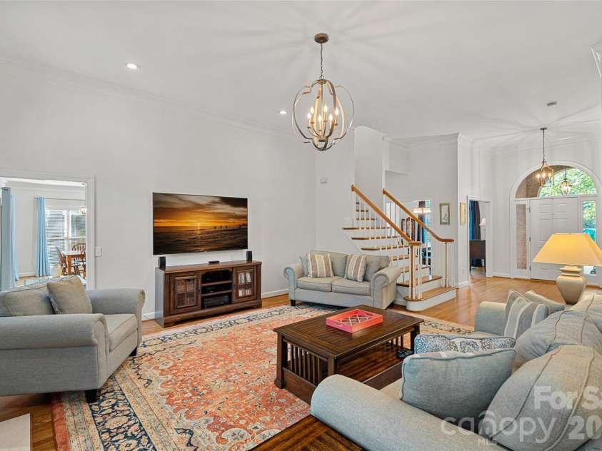 6424 Creola Road, Charlotte, NC 28226.  MLS# CAR4382975, YatesRealty ID 26573. 