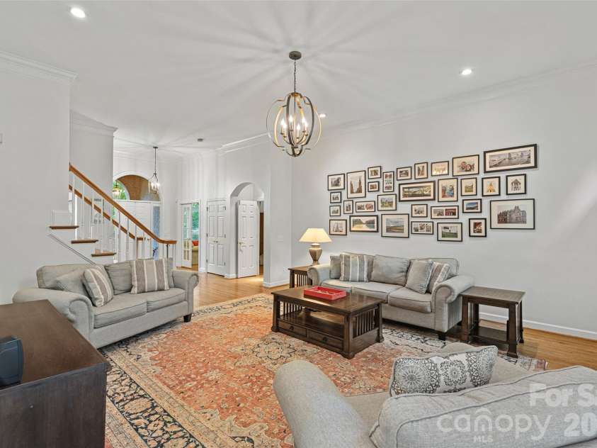 6424 Creola Road, Charlotte, NC 28226.  MLS# CAR4382975, YatesRealty ID 26573. 