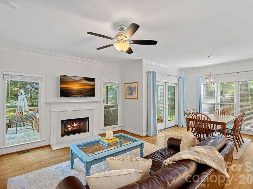 6424 Creola Road, Charlotte, NC 28226.  MLS# CAR4382975, YatesRealty ID 26573. 
