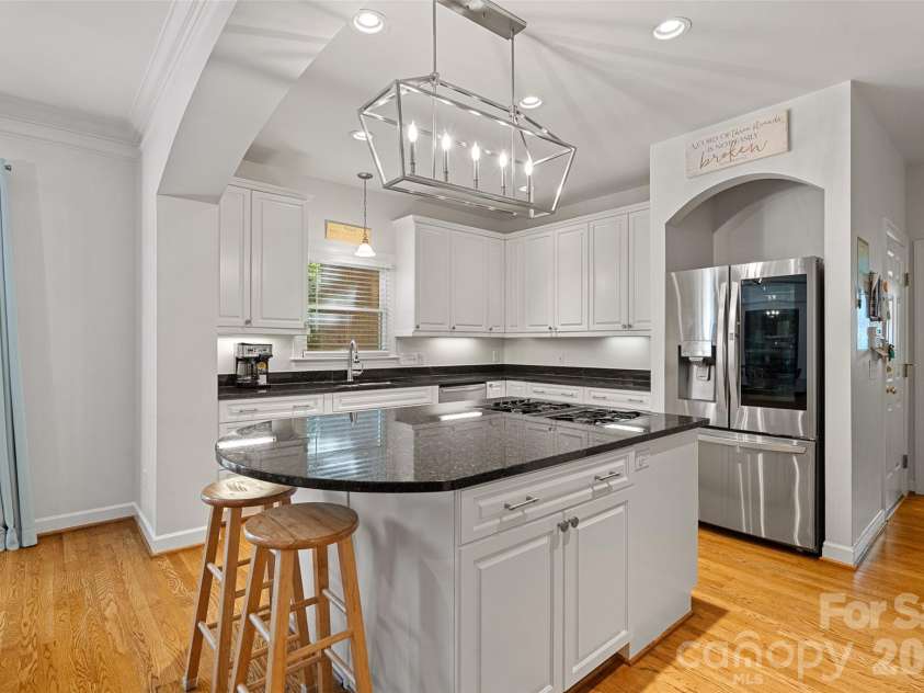 6424 Creola Road, Charlotte, NC 28226.  MLS# CAR4382975, YatesRealty ID 26573. 