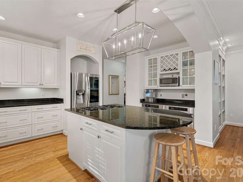 6424 Creola Road, Charlotte, NC 28226.  MLS# CAR4382975, YatesRealty ID 26573. 