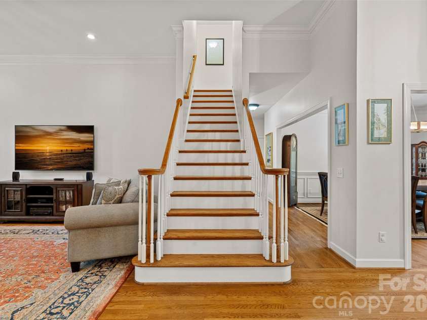 6424 Creola Road, Charlotte, NC 28226.  MLS# CAR4382975, YatesRealty ID 26573. 