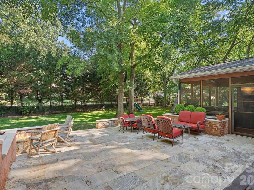 6424 Creola Road, Charlotte, NC 28226.  MLS# CAR4382975, YatesRealty ID 26573. 