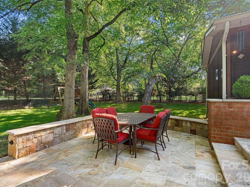 6424 Creola Road, Charlotte, NC 28226.  MLS# CAR4382975, YatesRealty ID 26573. 