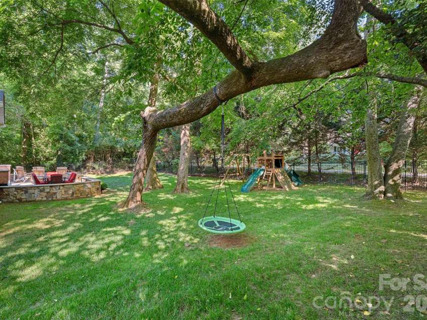 6424 Creola Road, Charlotte, NC 28226.  MLS# CAR4382975, YatesRealty ID 26573. 