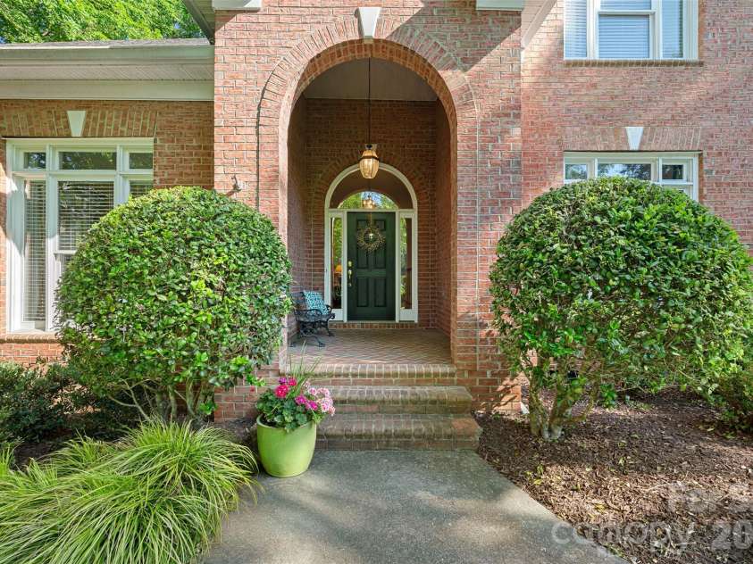 6424 Creola Road, Charlotte, NC 28226.  MLS# CAR4382975, YatesRealty ID 26573. 