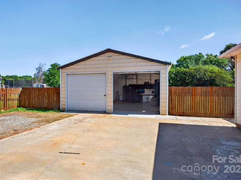 106 Abbey Circle, Salisbury, NC 28147.  MLS# CAR4272995, YatesRealty ID 26574. Detached 2 Car Garage