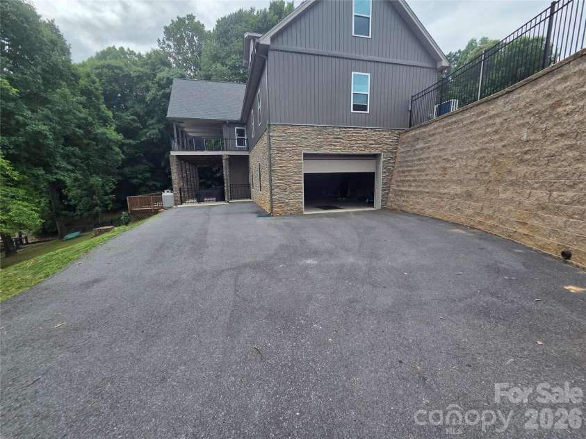 393 Stillwater Road, Troutman, NC 28166.  MLS# CAR4384450, YatesRealty ID 26574. 