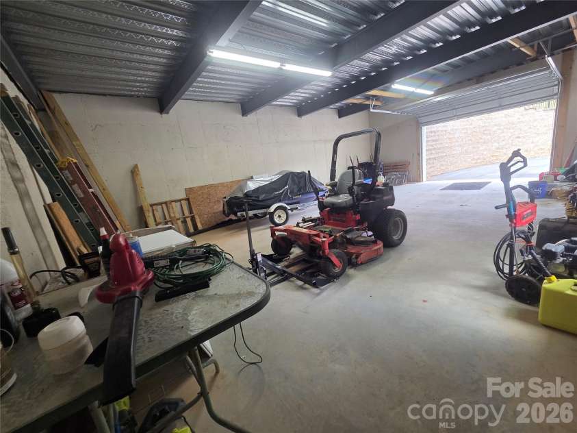 393 Stillwater Road, Troutman, NC 28166.  MLS# CAR4384450, YatesRealty ID 26574. 