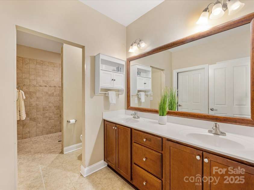 1313 Haywood Park Drive, Waxhaw, NC 28173.  MLS# CAR4279018, YatesRealty ID 26575. 