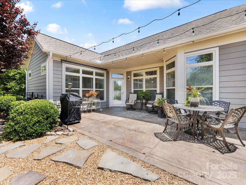 1313 Haywood Park Drive, Waxhaw, NC 28173.  MLS# CAR4279018, YatesRealty ID 26575. Epcon Communities Feature Top-Quality Homes with Excellent Floorplans & Private Courtyards – This One Truly Impresses