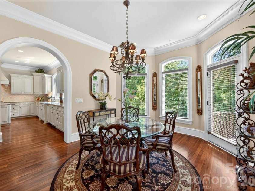 5424 Gorham Drive, Charlotte, NC 28226.  MLS# CAR4381431, YatesRealty ID 26575. Breakfast room