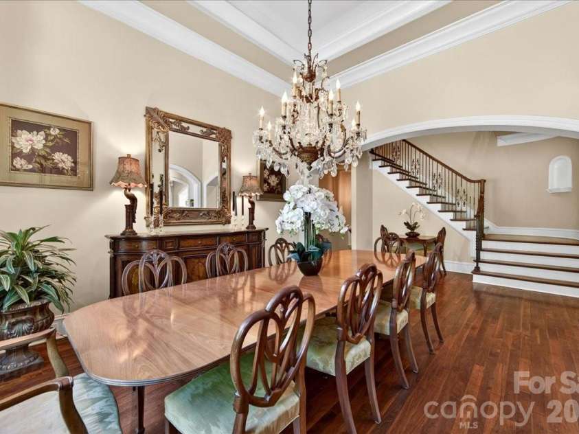 5424 Gorham Drive, Charlotte, NC 28226.  MLS# CAR4381431, YatesRealty ID 26575. Dining room